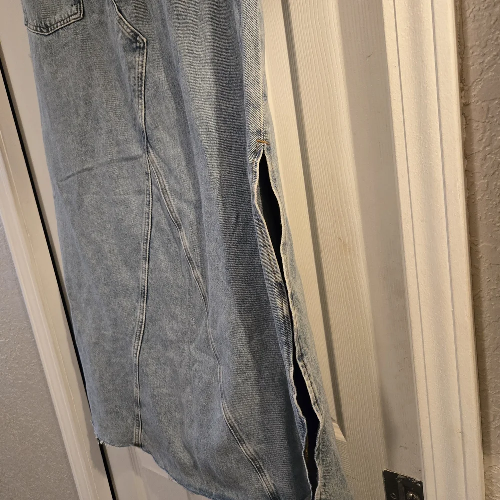 Levi's Light Blue Denim Skirt - Picture 4 of 7